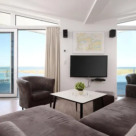 Penthouse Kiek Ut Marina Apartment