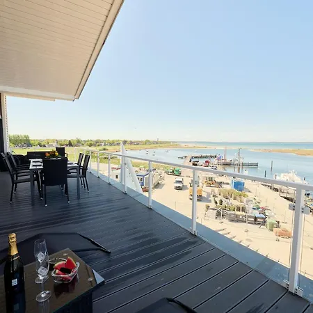 Penthouse Kiek Ut Marina Apartment *