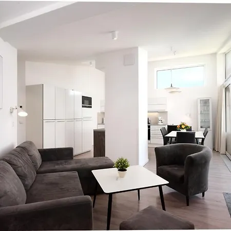 Penthouse Kiek Ut Marina Apartment